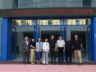 临沂士博高级中学与曲阜师范大学翻译学院举行合作授牌仪式