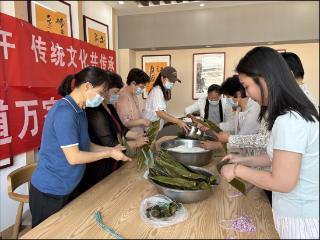 徐家楼街道万家庄村：粽叶飘香迎端午，传统文化共传承