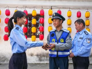 海门“蓝背心”：编织群防群治的平安网