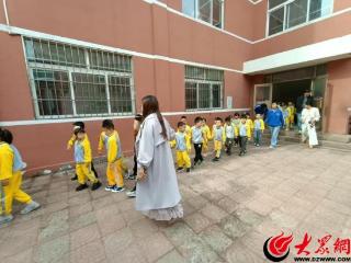初探小学 衔接成长——青岛淮阳路小学开展幼小衔接活动