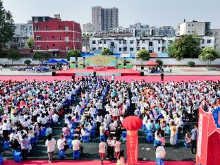 东海海陵路小学：“拾光”盛典，点亮生命教育之光