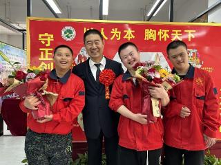 榜样|姜新与他的三次人生突围：从照亮自我到温暖整座城