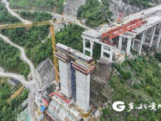 贵州高速公路首座双联钢管拱桥——六车河特大桥9号墩浇筑完成
