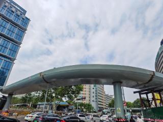 齐鲁医院东侧过街天桥接近完工，即将启用
