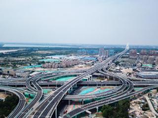 济南零点立交6月全面通车，14条匝道气势雄伟