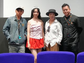 华语影片《西千佛洞》女主角姚景源走向戛纳红地毯
