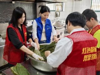 吴淞社区：粽叶飘香话端午，邻里同乐敬老情