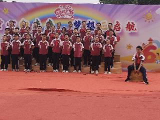 师生共舞展风采 童心飞扬庆“六一”——东营市广饶县李鹊镇中心小学开展2025年庆六一活动