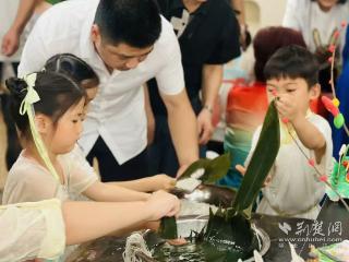 双节拾趣！华苑幼儿园萌娃遇见传统雅韵