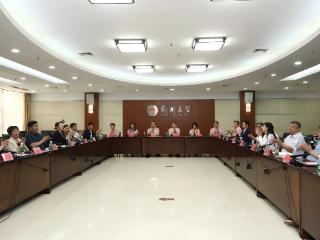 全球235所华校师生云端相聚！2025“亲情中华·童心欢畅”六一主题营在豫开营
