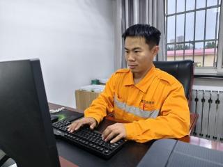 2025好网民·在山东|李子开：用文字传递铁路正能量