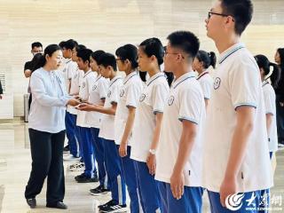 潍坊高新区举办2025年新团员示范性入团仪式