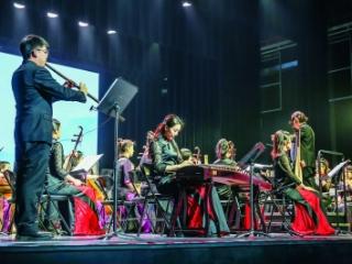 2025南京艺术节开幕 大型民族交响套曲《诗意·长江》上演