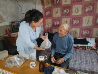 【“泉”在济南过端午】粽香暖桑榆 关爱显真情——济南市莱芜区羊里街道辛兴东北村浓情迎端午