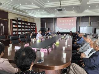 南通海门余东镇：召开老干部座谈会