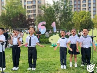 “创意绘成长，萌娃展风采”——东营区第二实验幼儿园邹城路分园开展六一草坪汇演活动