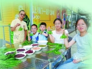 用丹麦草，包“螃蟹粽”
