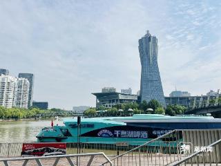 杭湖游线首班主题游船太火爆 不少人特地赶来体验