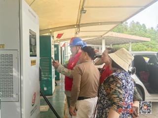 武当山供电所：安全守护让游客出行顺心