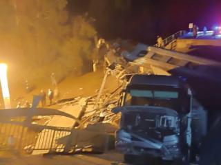 ‍‍俄罗斯西部发生桥梁坍塌致火车脱轨，至少7人死亡