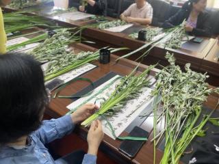 工行贵州贵阳云岩支行积极开展“艾香传情祝安康 纤丝聚力守初心”主题共建活动