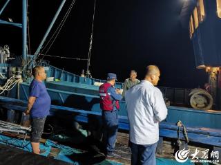 潍坊海警局昌邑工作站开展辖区海域夜查行动