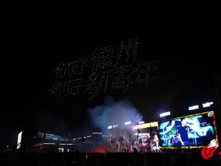 又浪漫了新青年！无人机光影秀点亮德州夜空