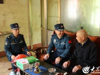 粽香四溢敬英雄 端午关怀暖民心