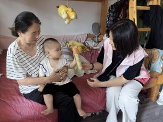 吴泰闸社区开展走访慰问困境儿童志愿服务活动