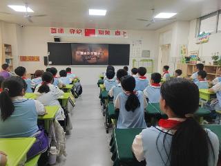 莒南二小召开端午节安全教育主题班队会