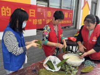 金苑社区：红浦晚晴粽香传情,党建温度暖耄耋心