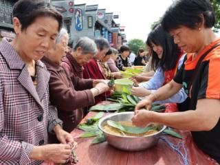 粽叶飘香迎端午 政银联动惠民心