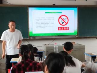 南安中学关工委组织开展“拒绝烟草诱惑，对第一支烟说不”教育活动