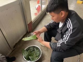 粽香盈手 香囊传情：莒南临港实验中学特色实践作业点亮端午传承
