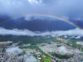 雨后苍山洱海：云雾彩虹邂逅山水田园