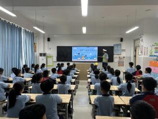 巨野公安：交通安全进校园 铺好成长“平安路”
