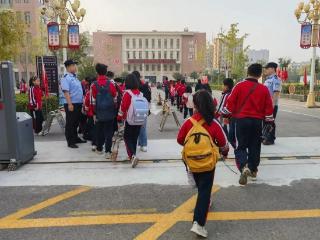 六一特辑 | 巨野公安：“警”随相伴 护航成长