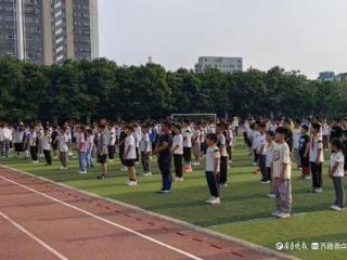 驰骋绿茵，聊城市实验小学举办第一届“校长杯”班级足球联赛